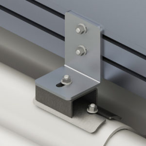 Pasarela de circulación industrial para tránsito seguro en cubiertas y zonas técnicas.